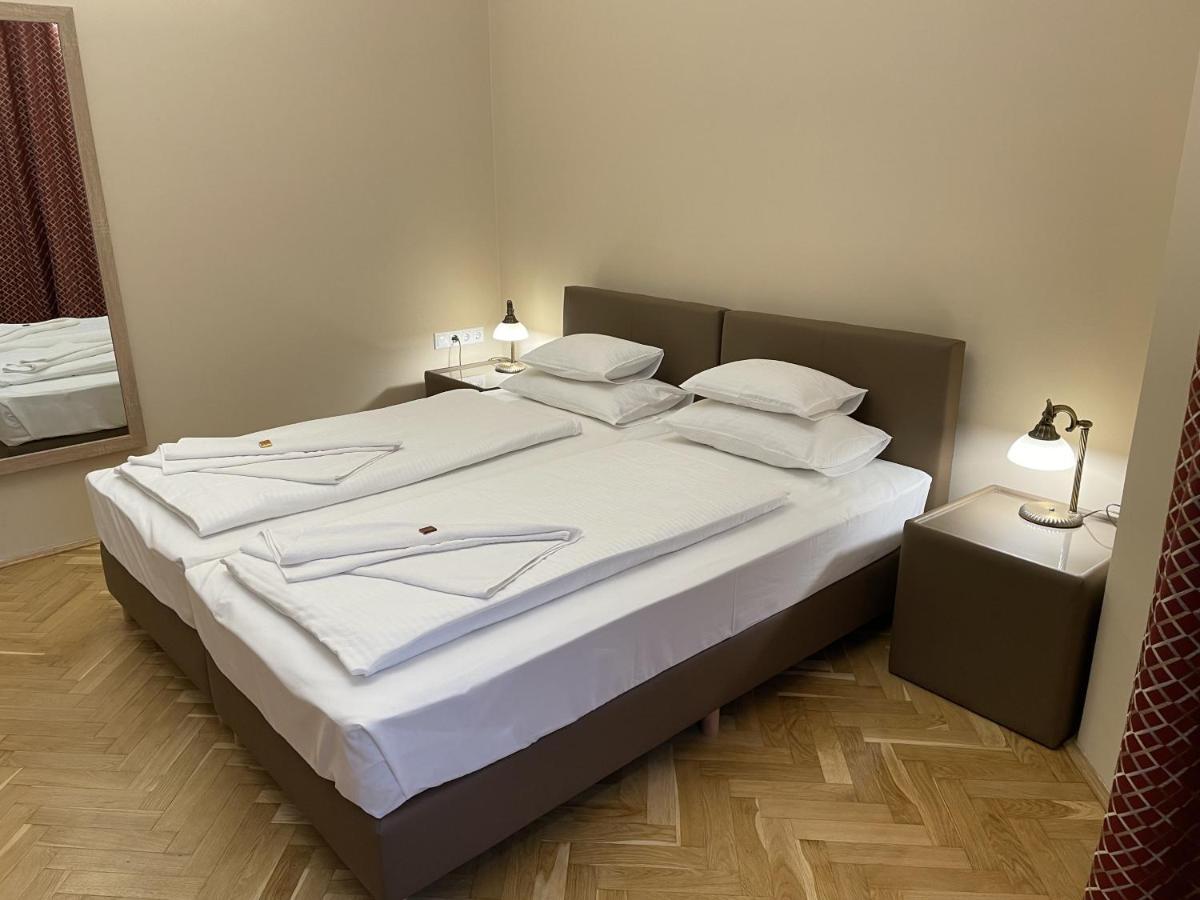 Dozsa Apartman Segedin Dış mekan fotoğraf