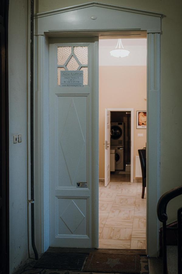 Dozsa Apartman Segedin Dış mekan fotoğraf